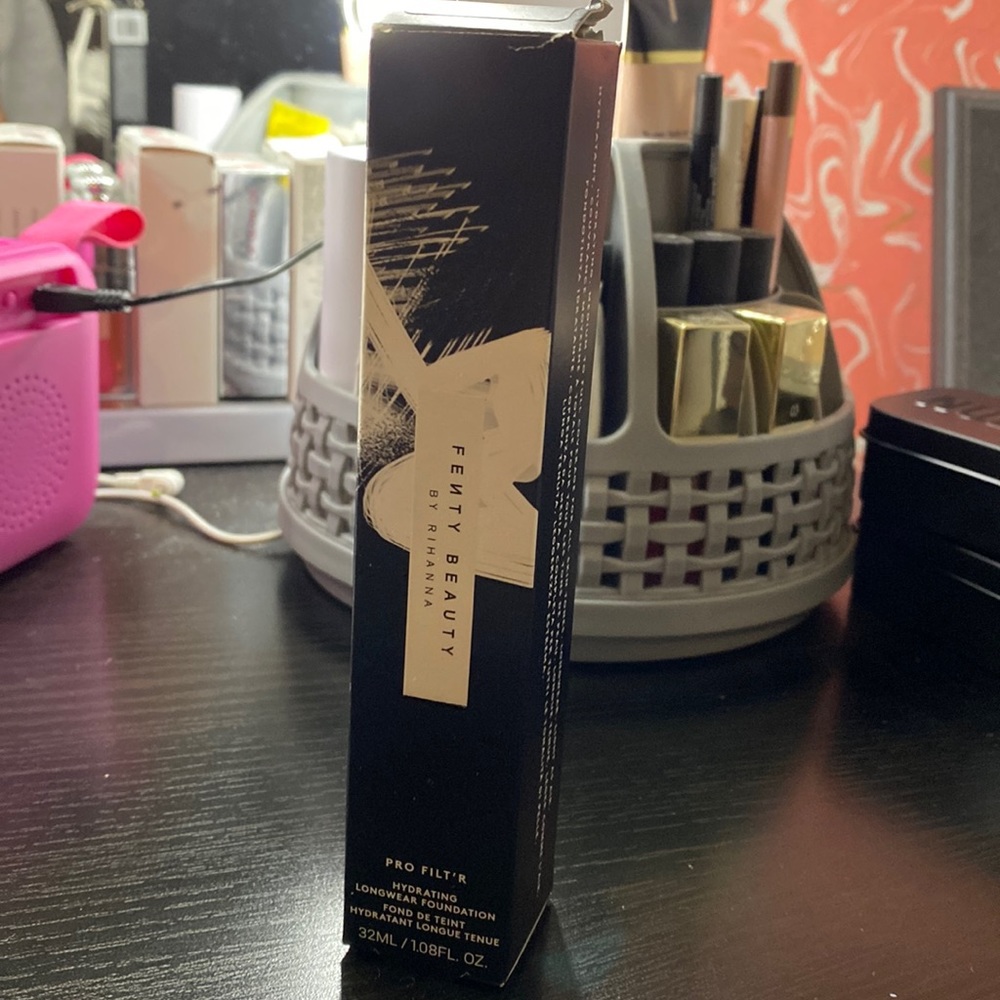 Fenty Beauty Pro Filtr Hydrating Longwear Foundation